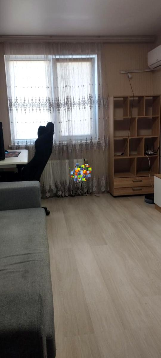 1869425715997631