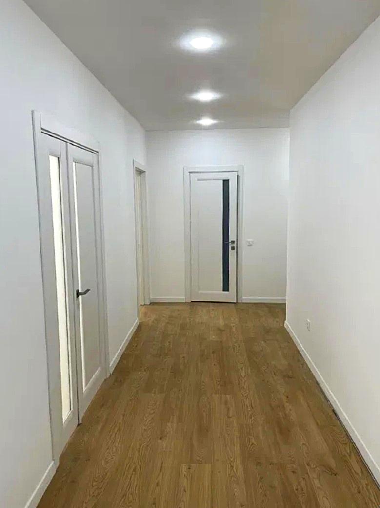 1869429820941530