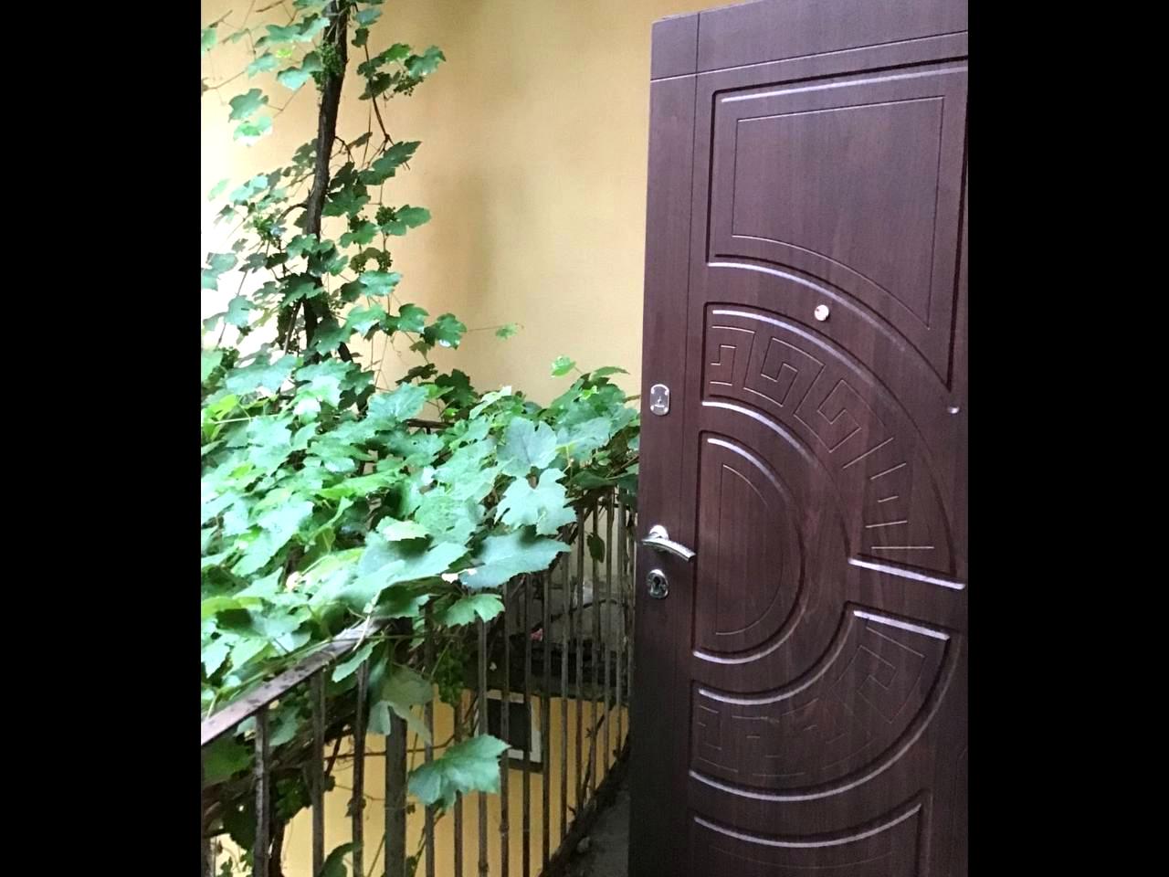 1869436265403701