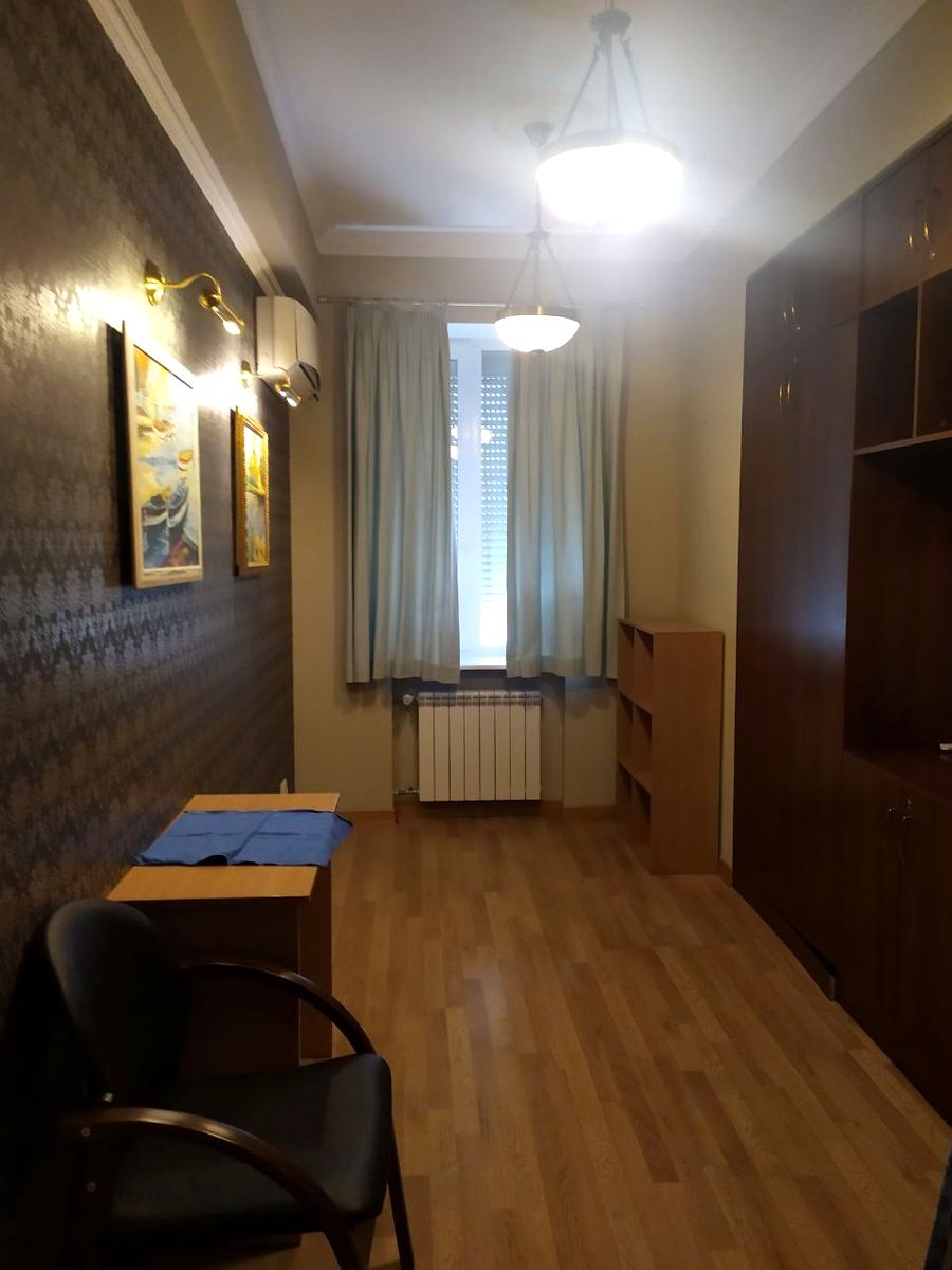 1869436536326040