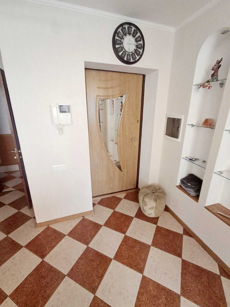 1869438635404584