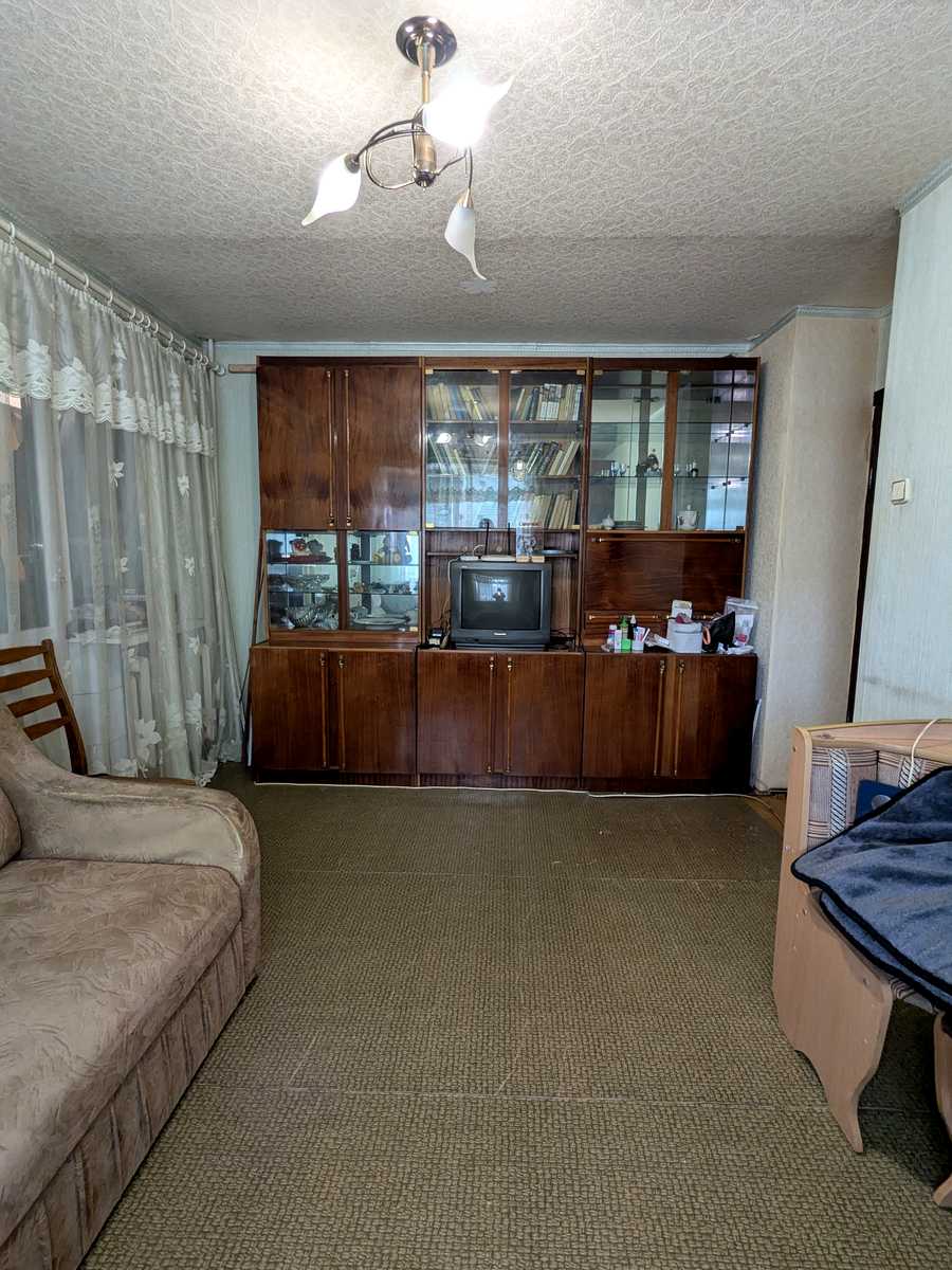 1869442547153703