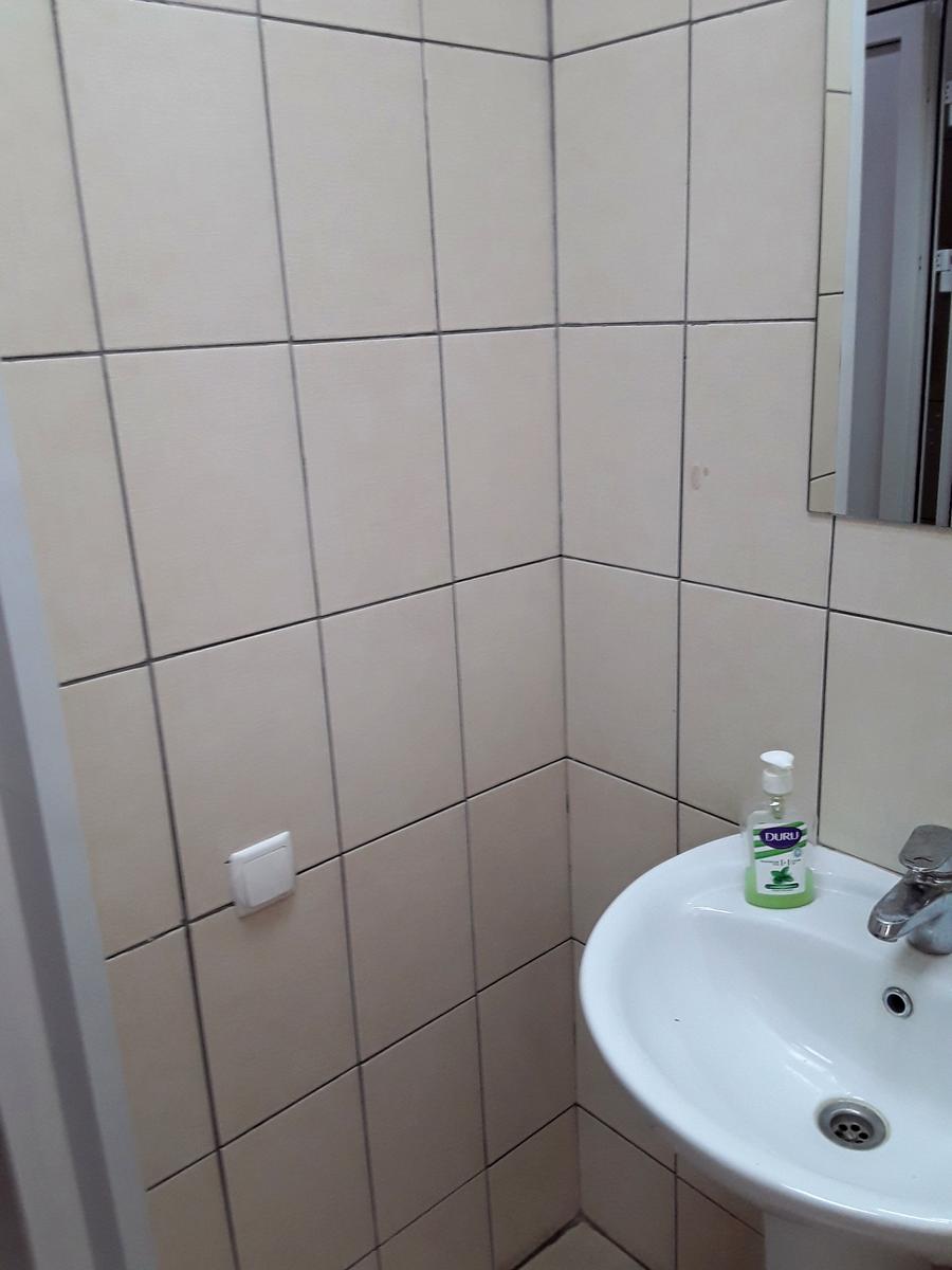 1869447341543457