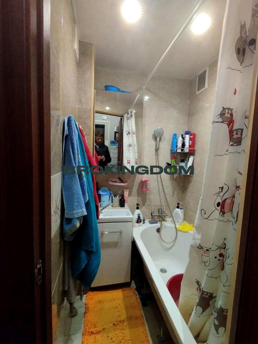 1869452543406218