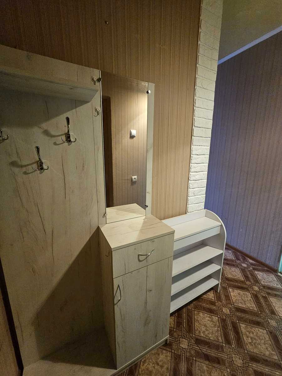 1869486365624314