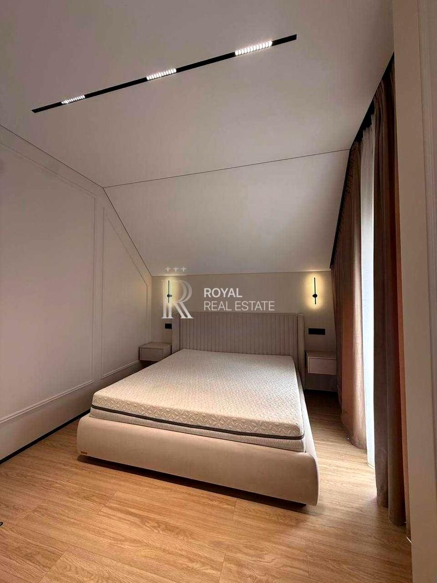 1869489505757319