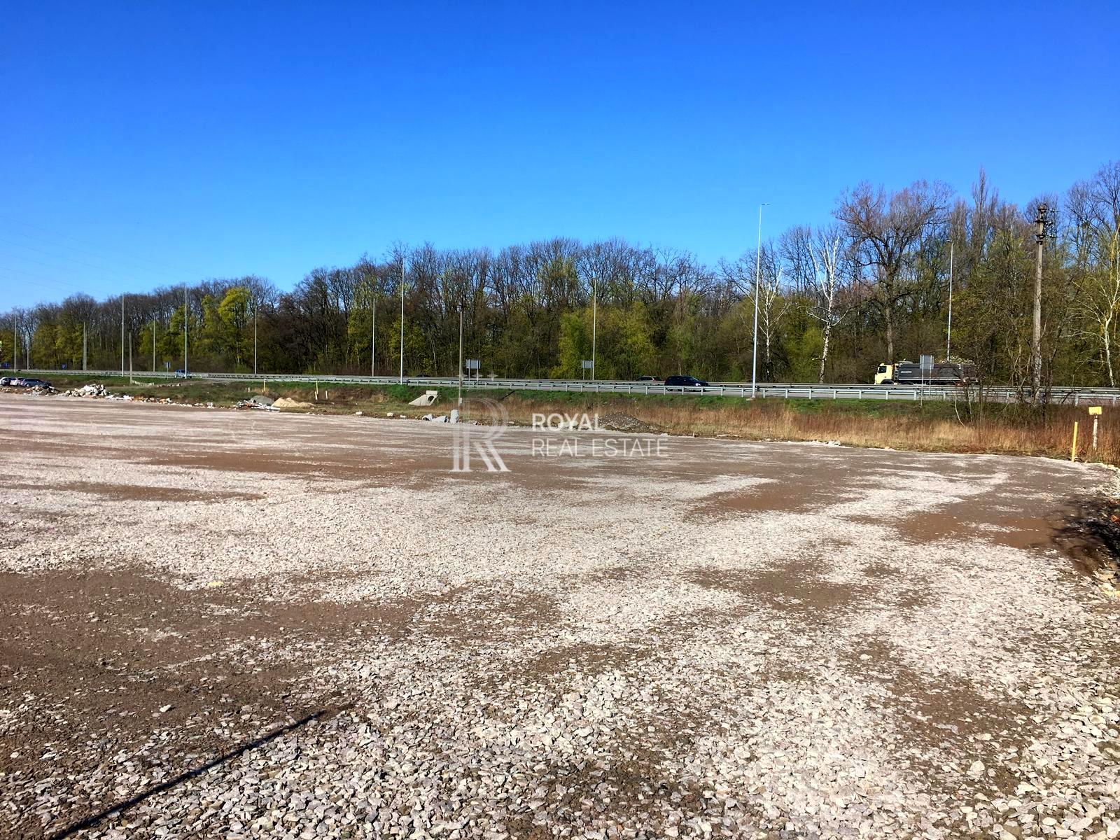1869493457645555