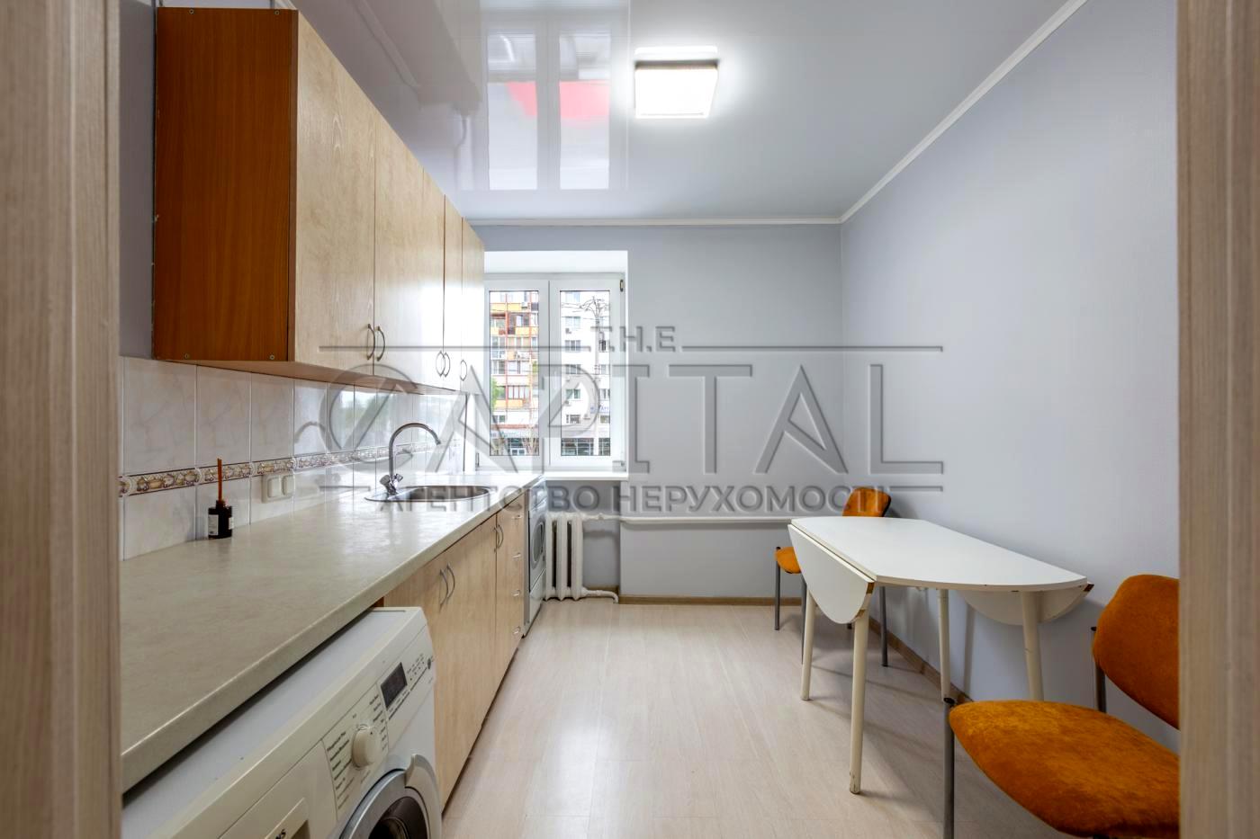 1869495672926389