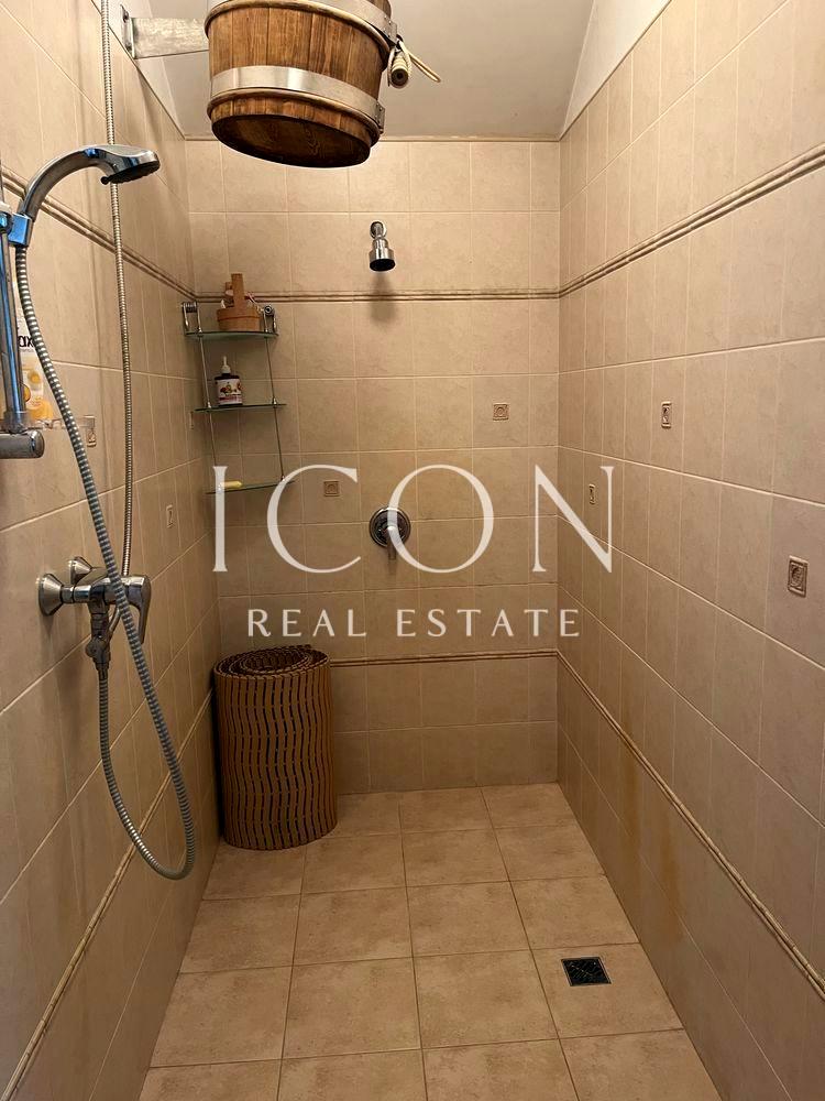 1869497574489895