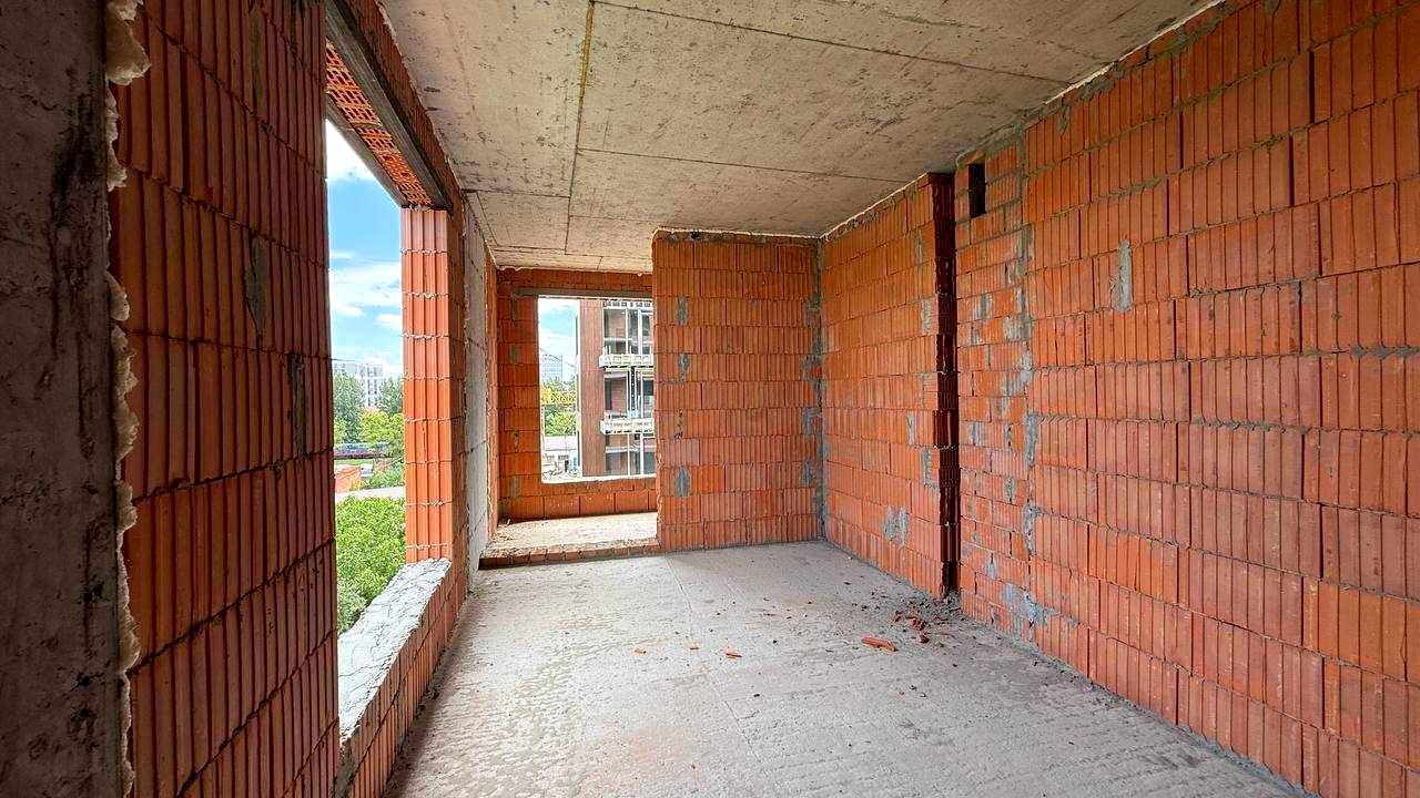 1869503244392307