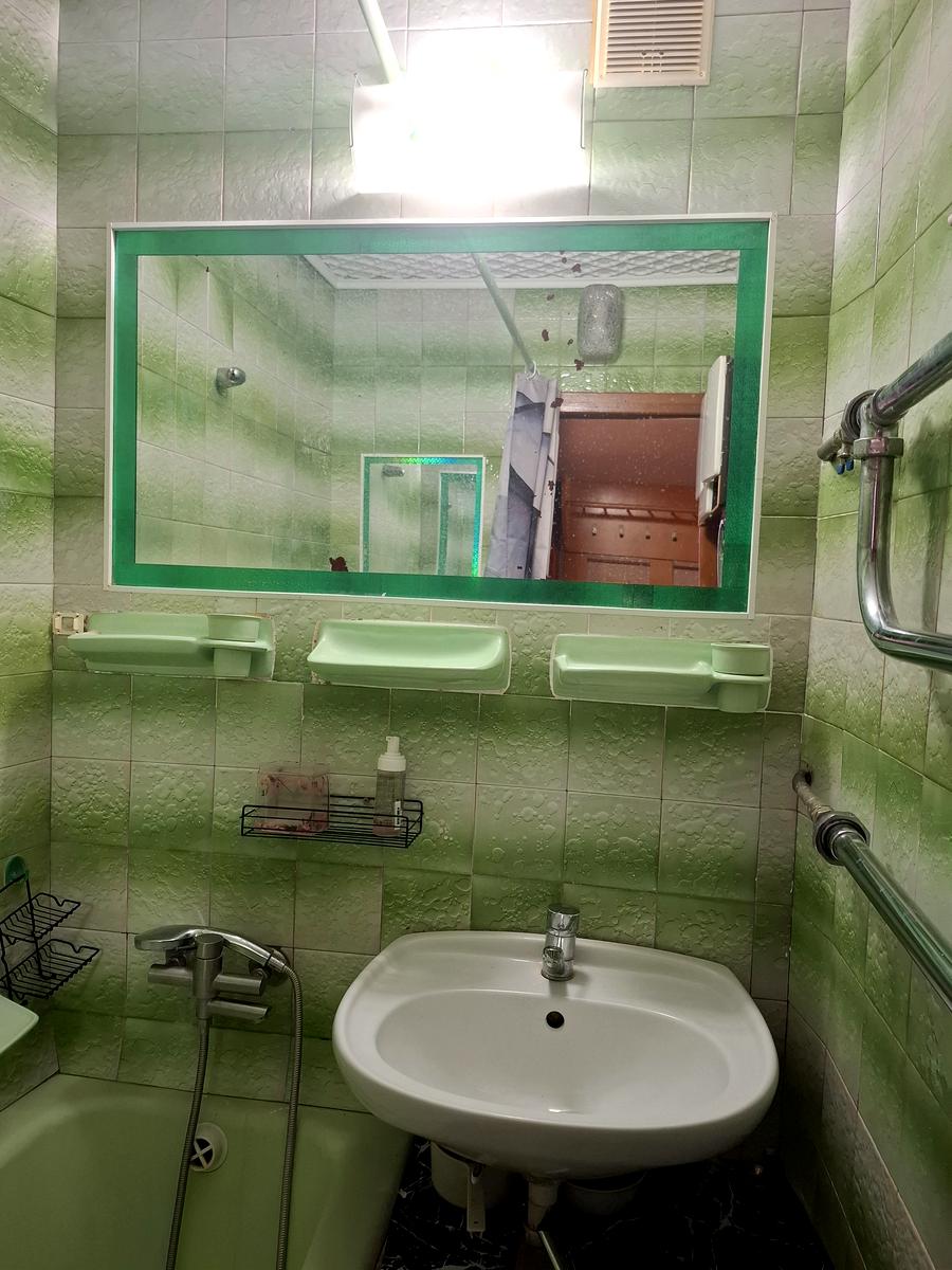 1869503878474509