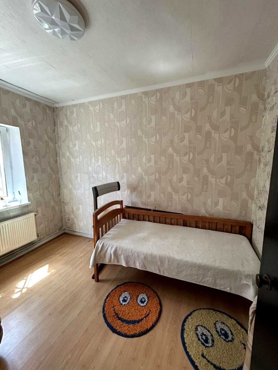 1869504239942242