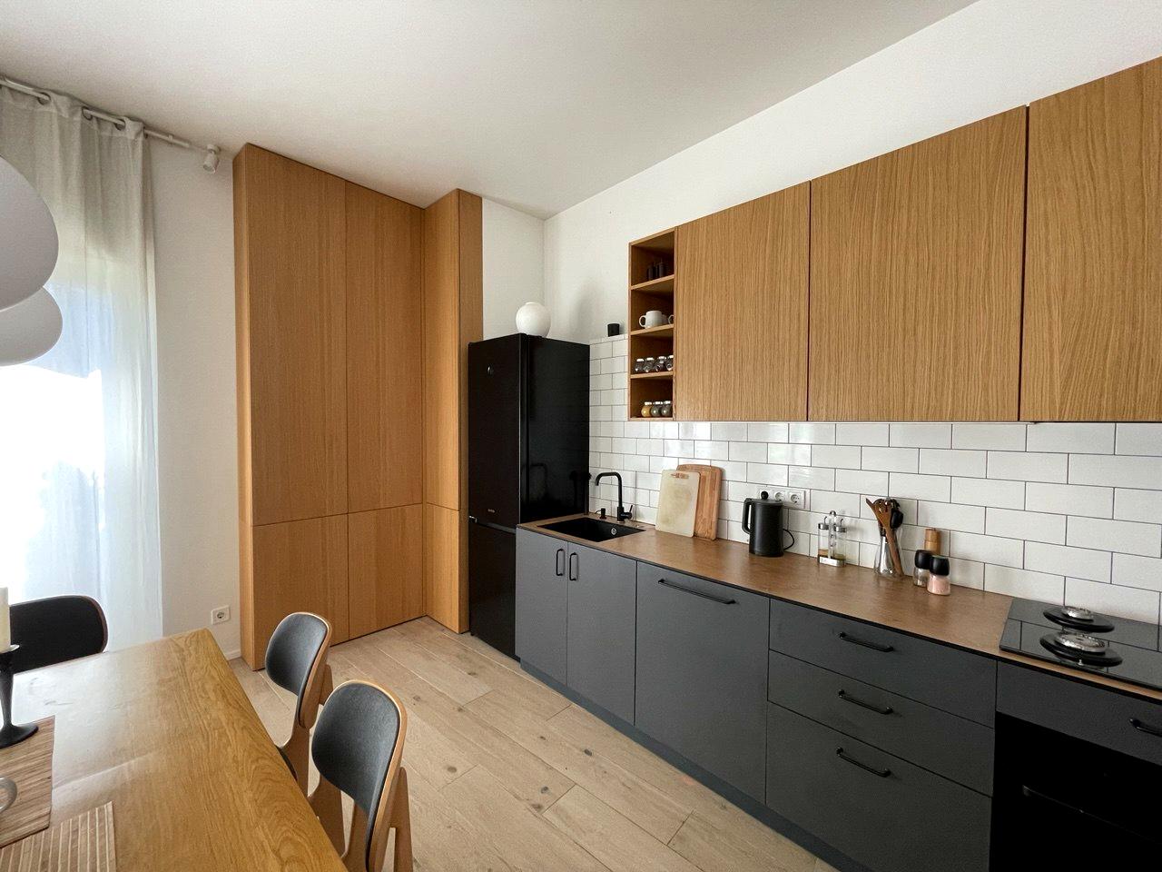 1869505905994387