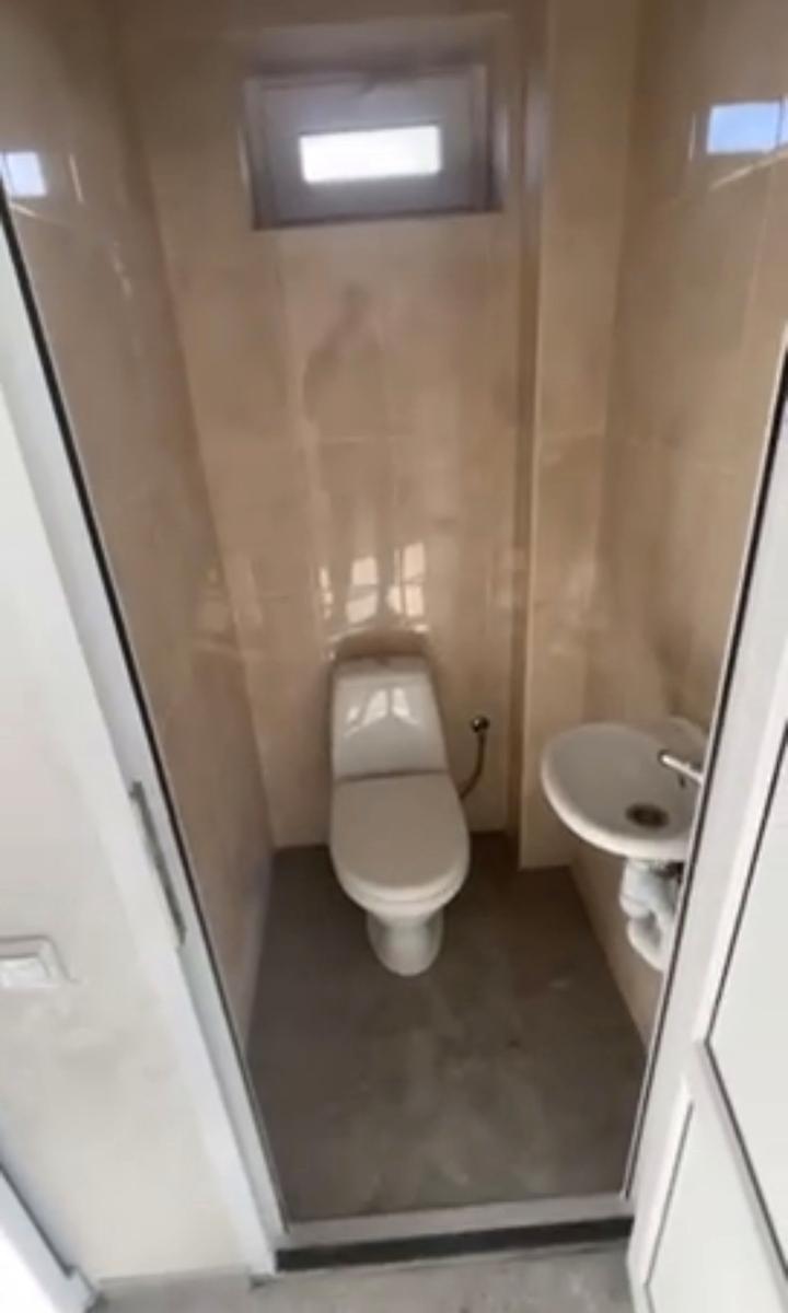 1869507708344256