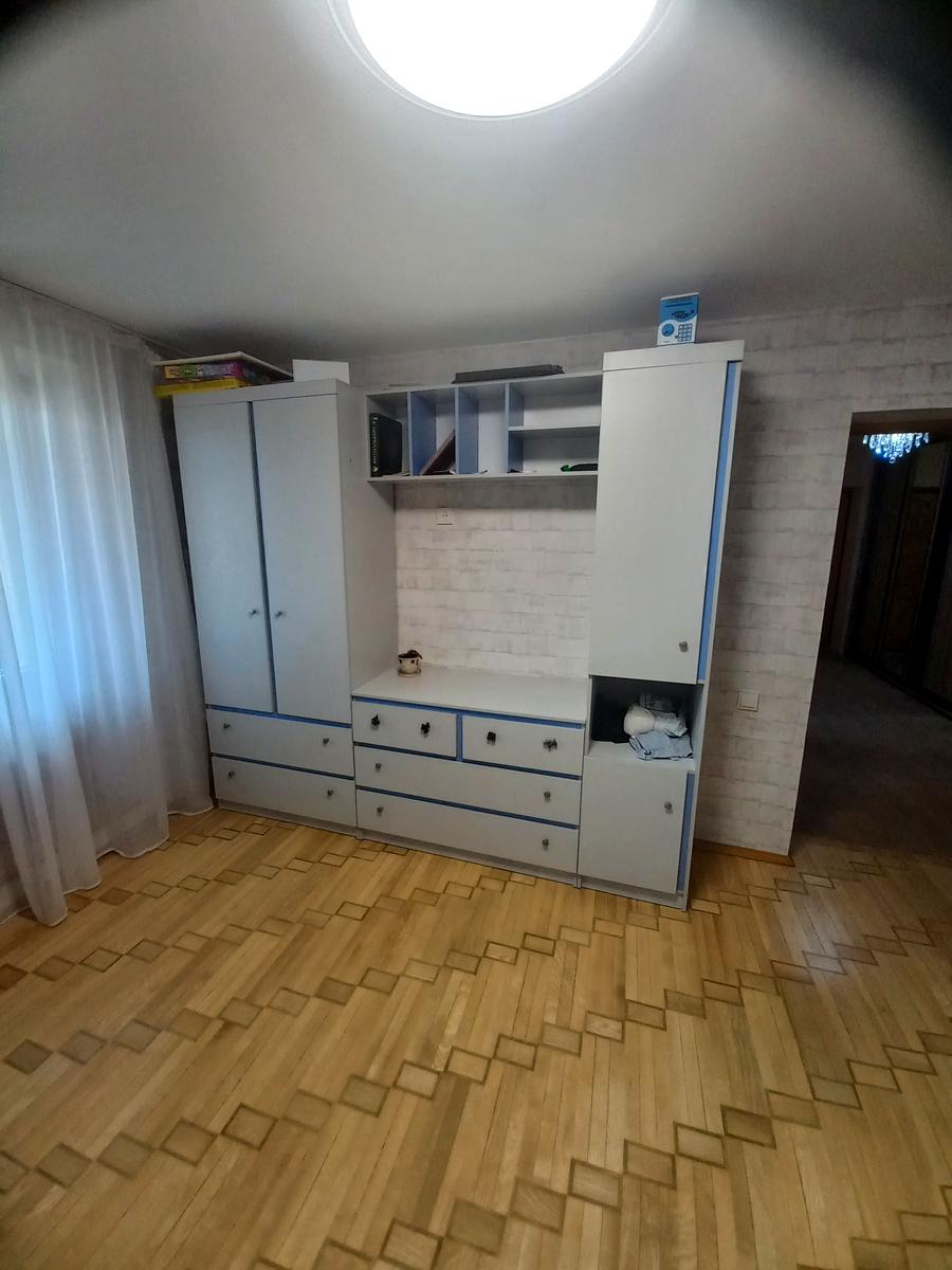 1869507883630878