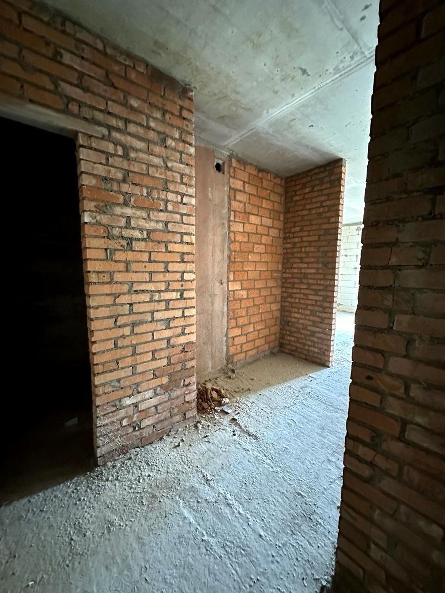 1869508857869359