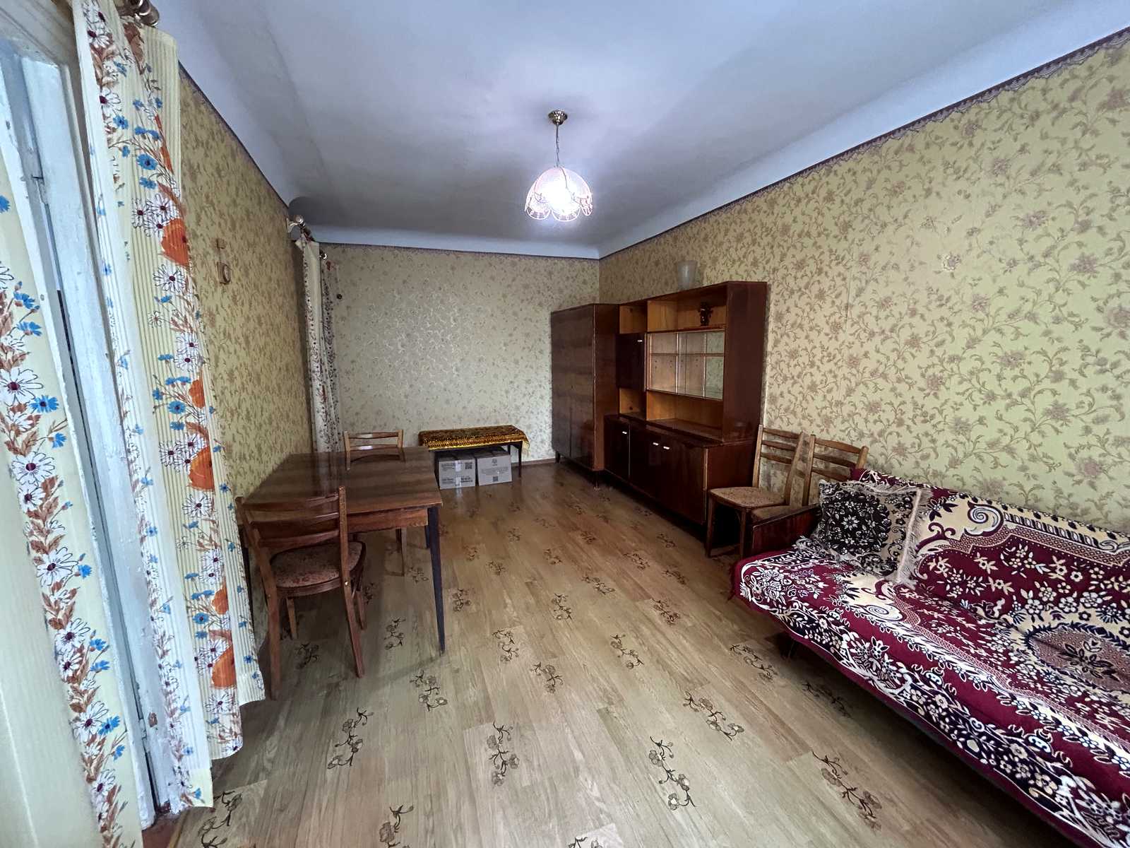 1869508893759399