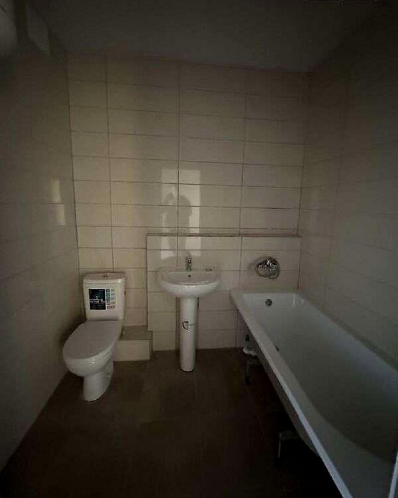1869514360471851
