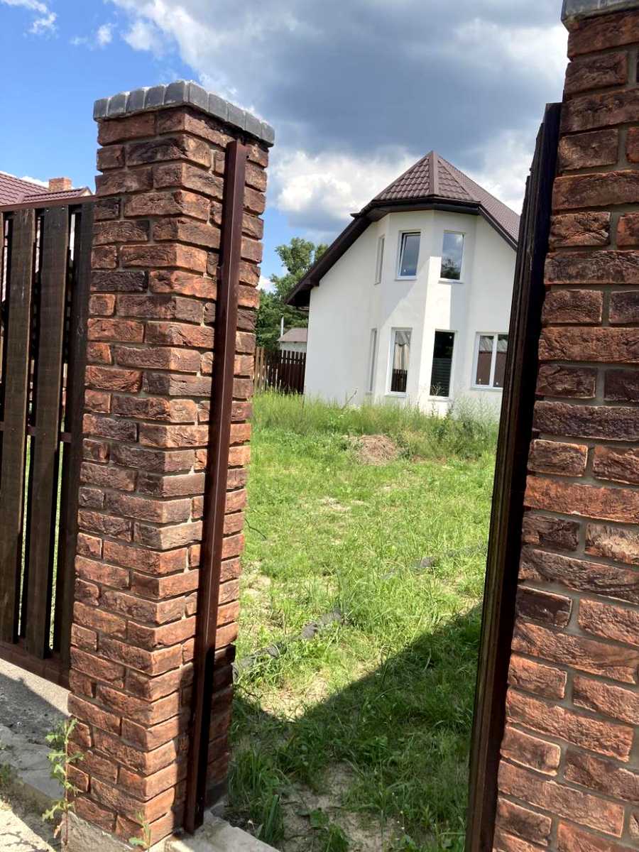 1869516595145443