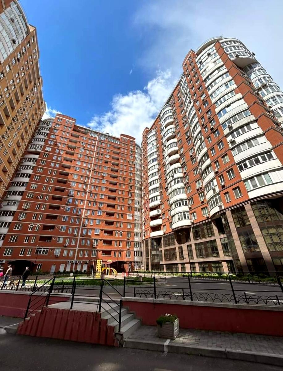 1869527239664635