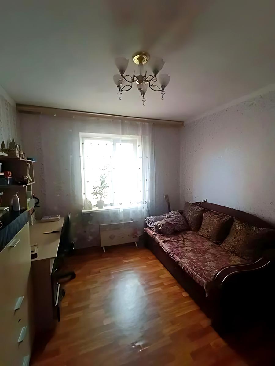 1869527421958617