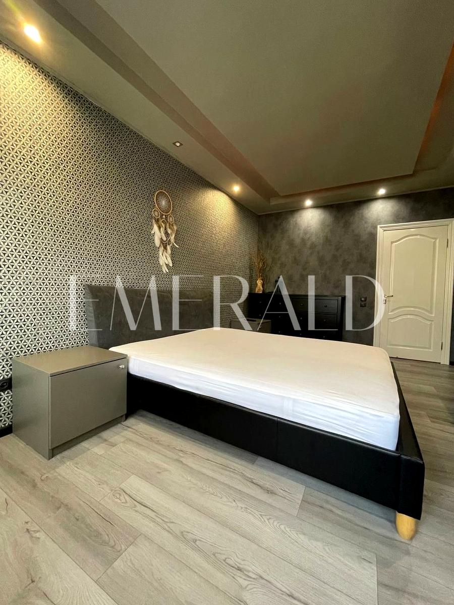 1869529398866494