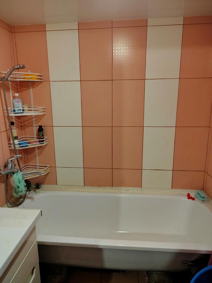 1869535585237592