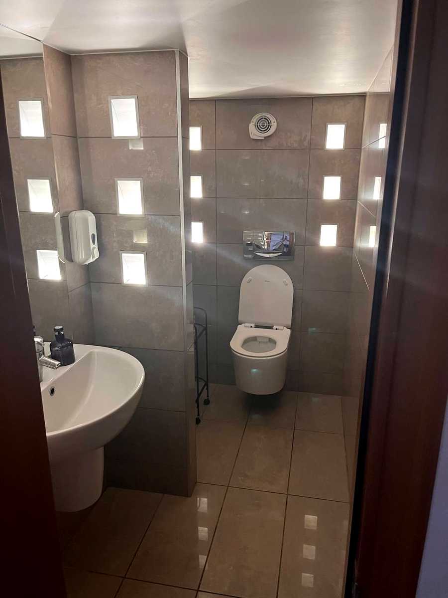 1869542004673389