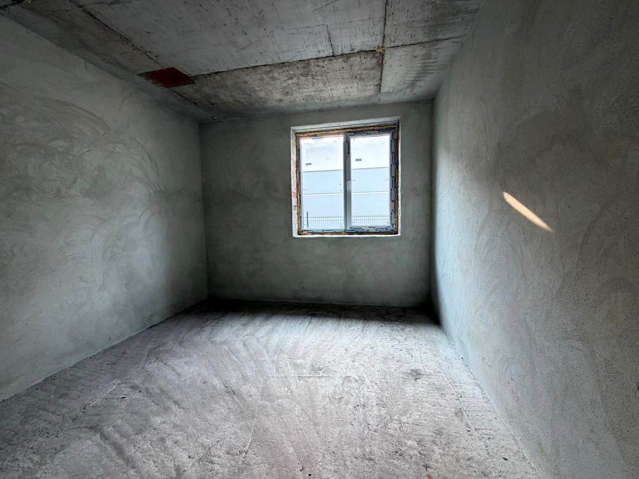 1869543687053631