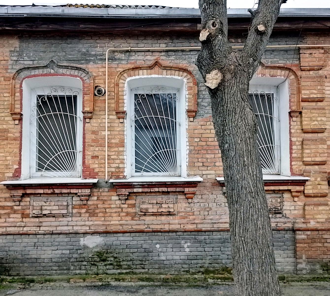 1869561423282153