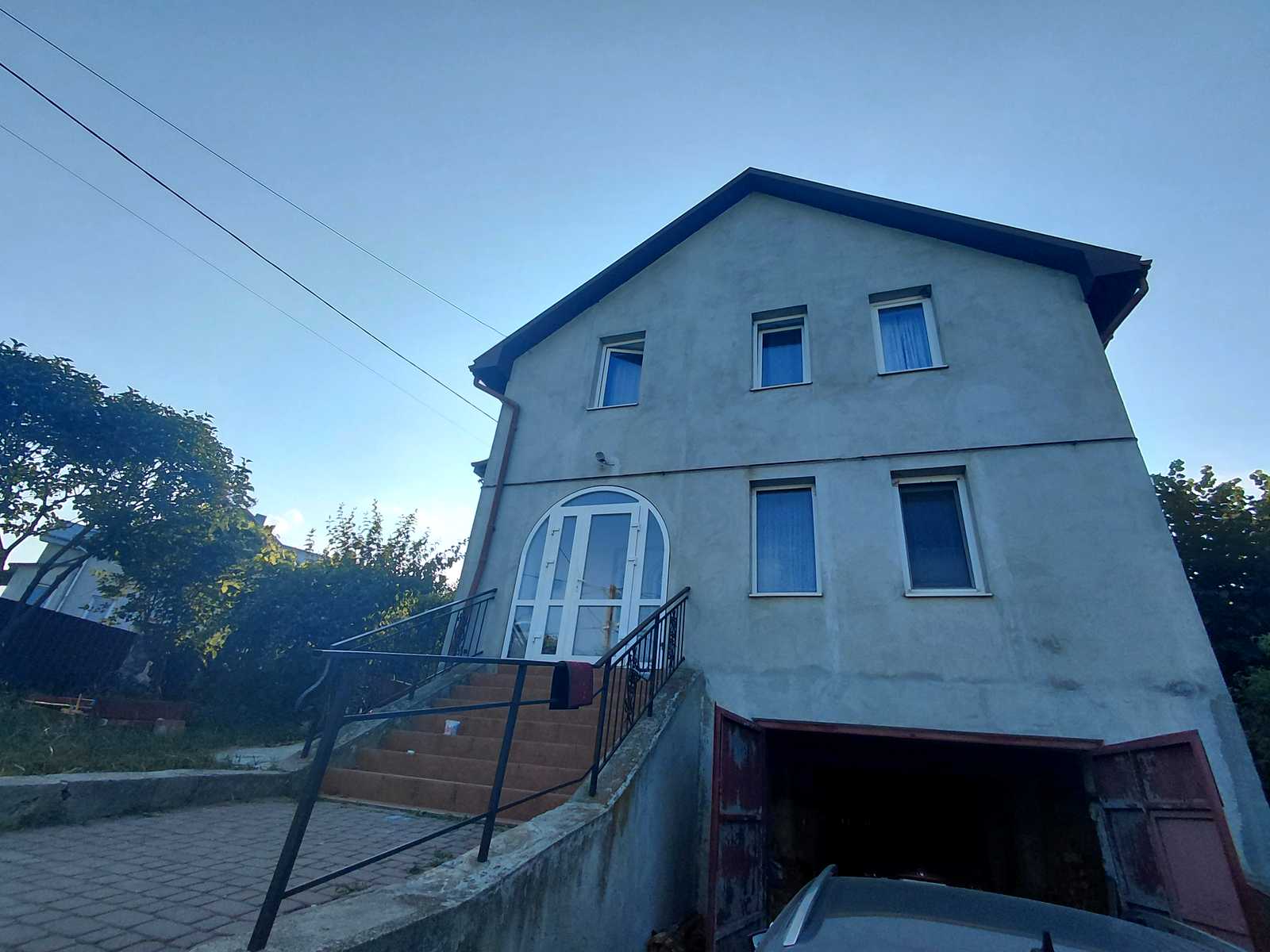 1869577945065351