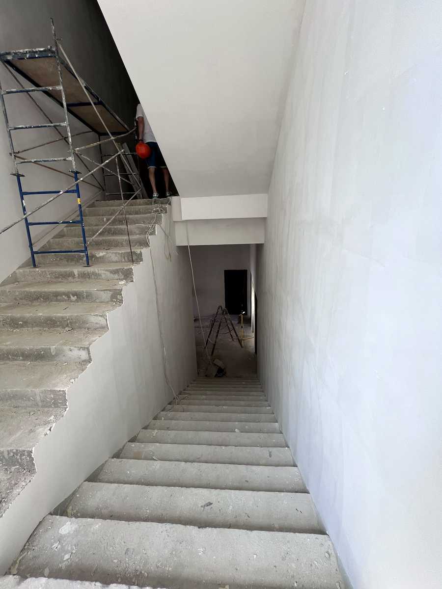1869584278561208