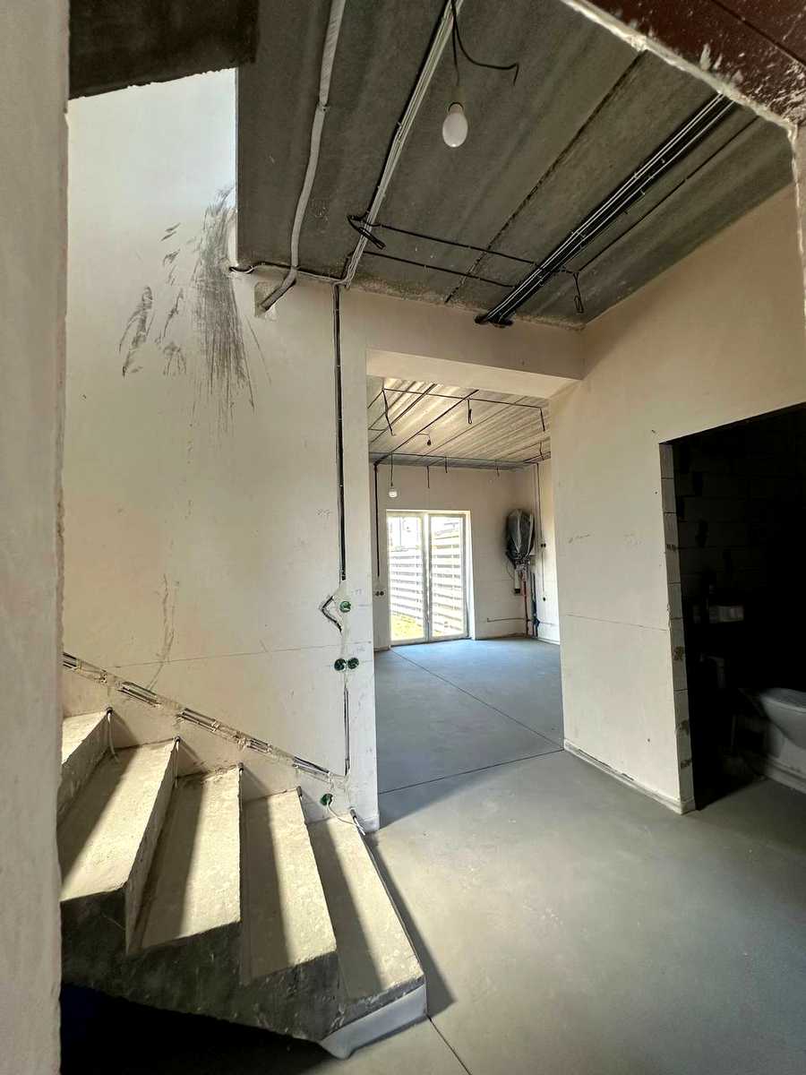 1869586048992004