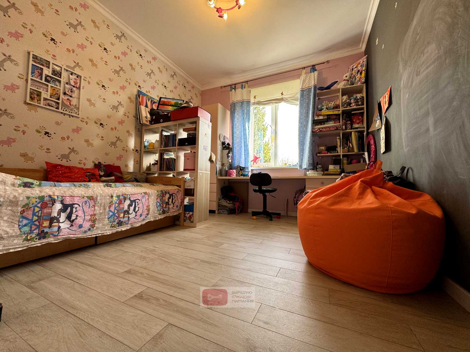 1869586646508344
