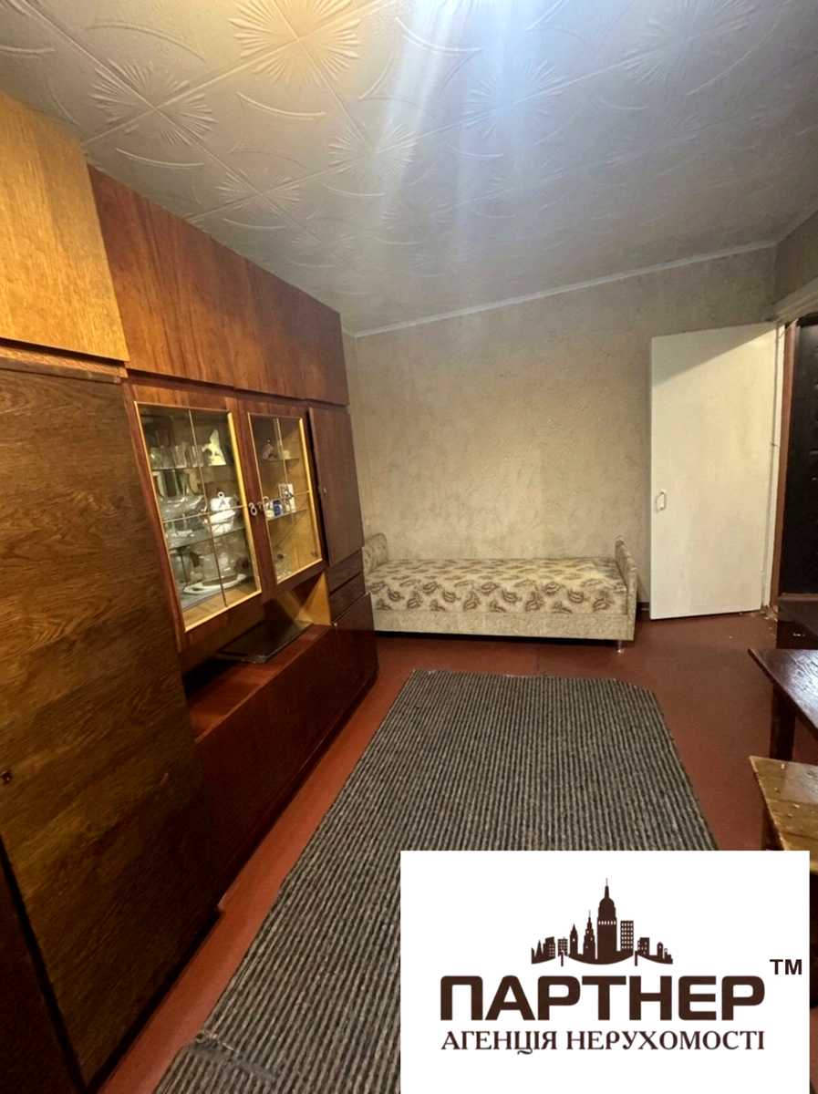 1869589040444062