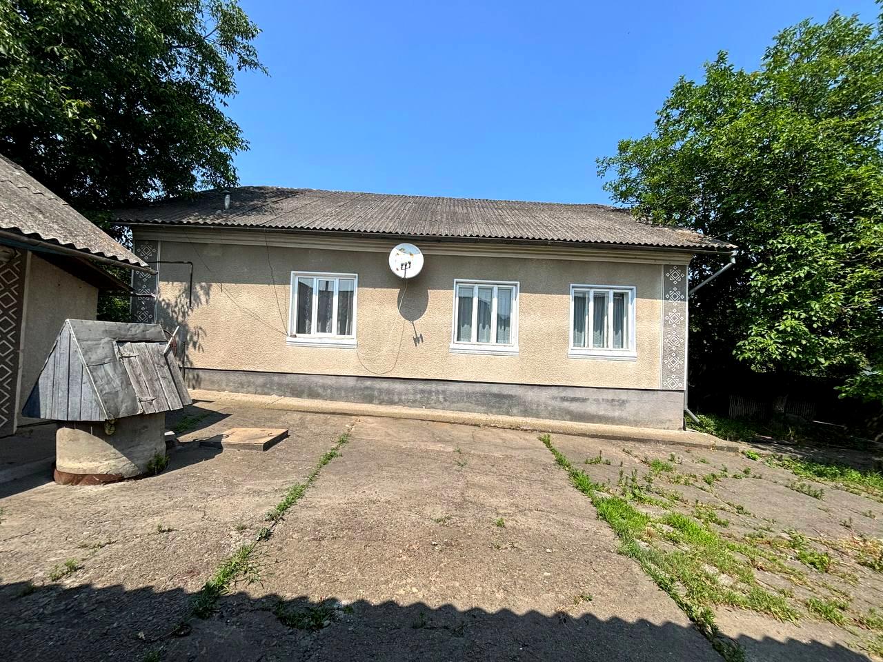 1869589335923553