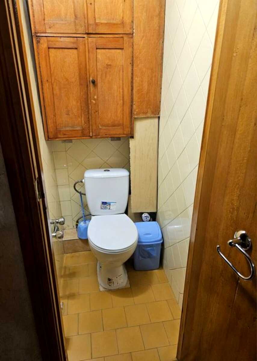 1869592844876952
