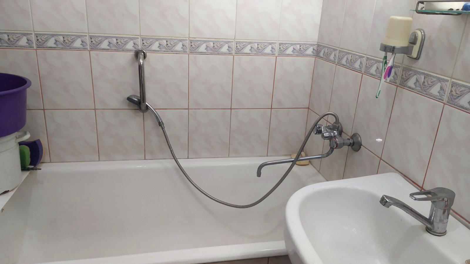 1869593441930968