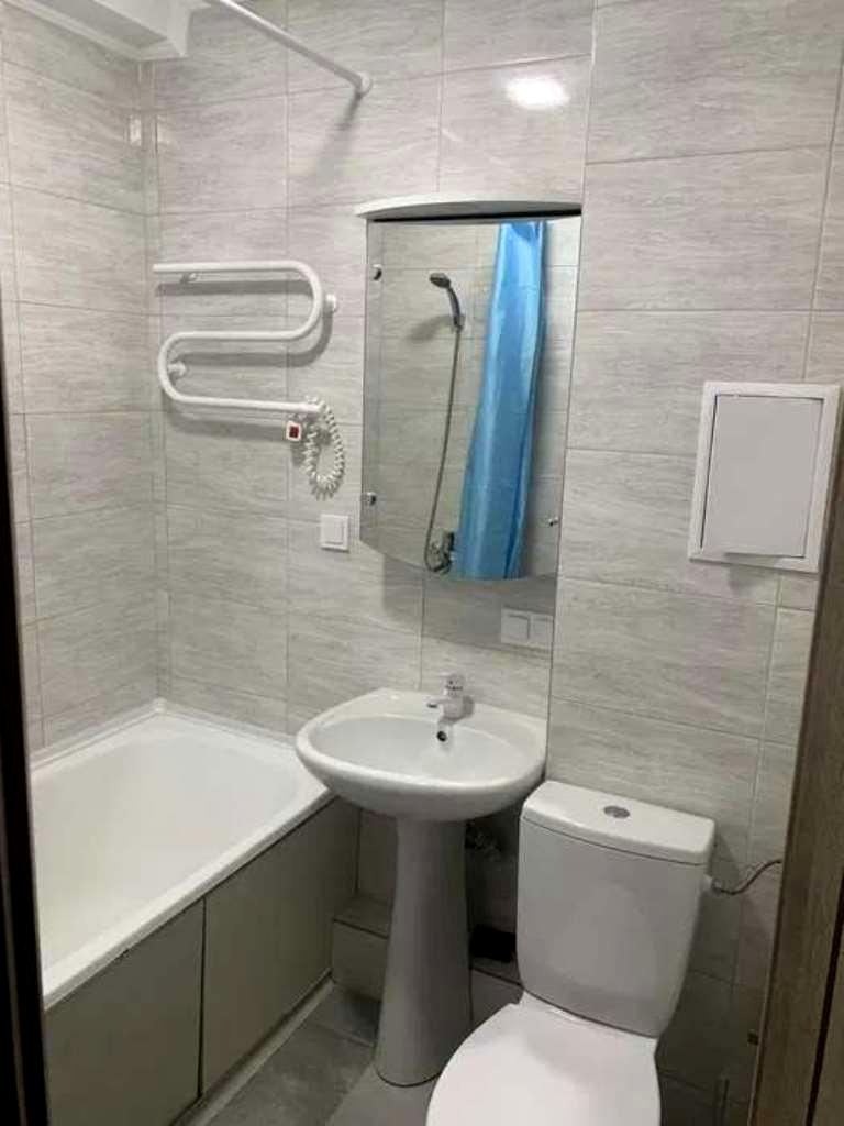 1869594931343895