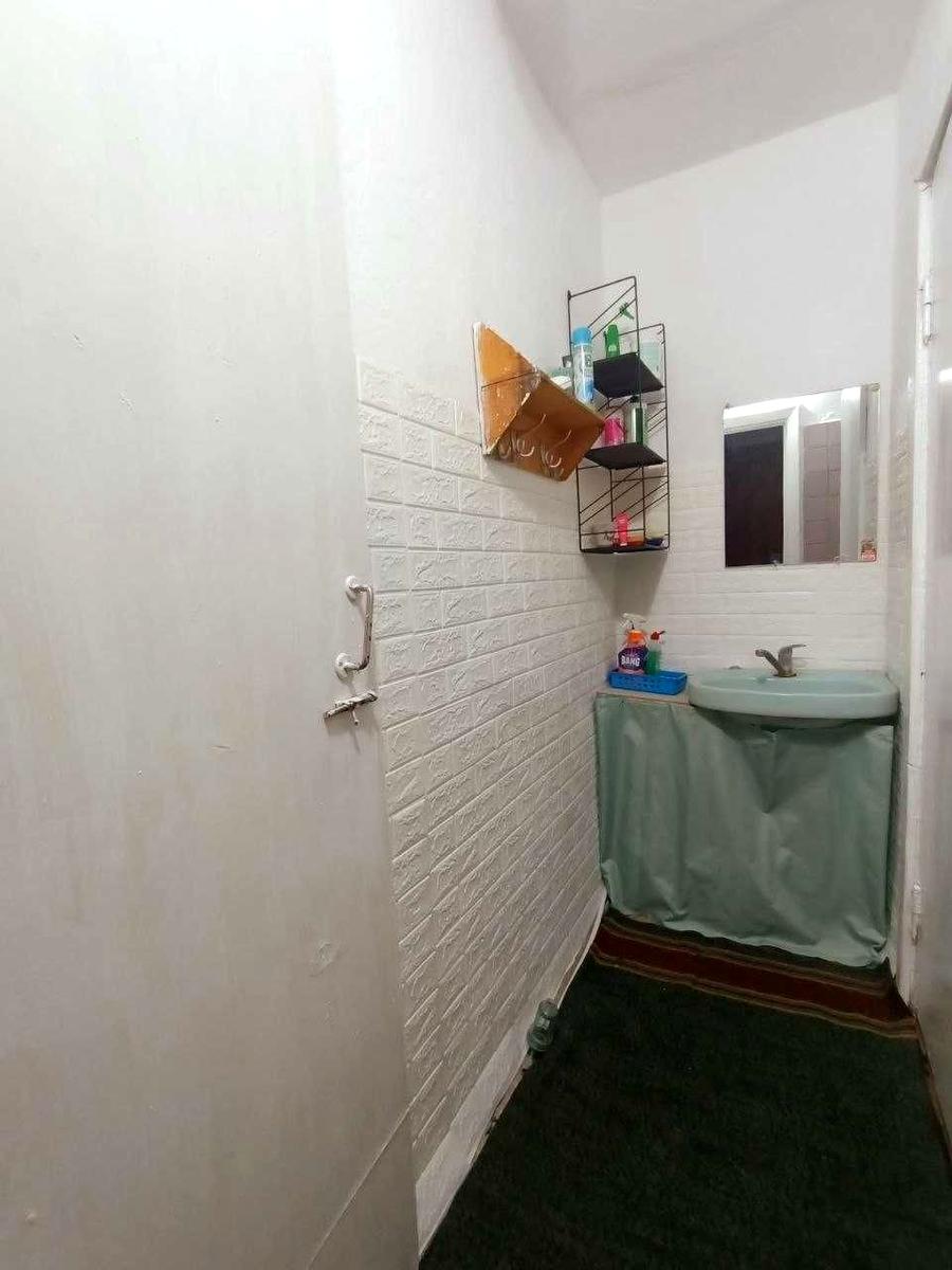 1869595422121838