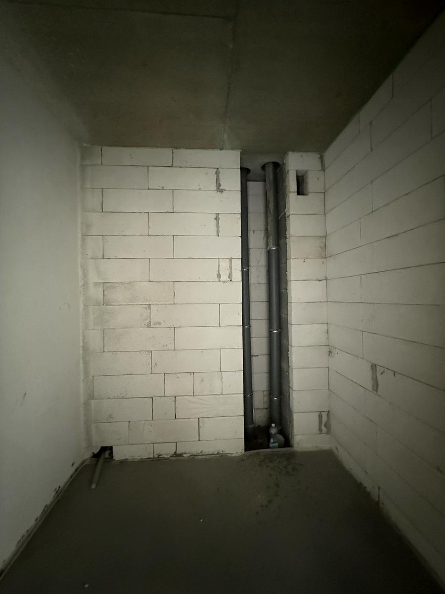 1869597784069592