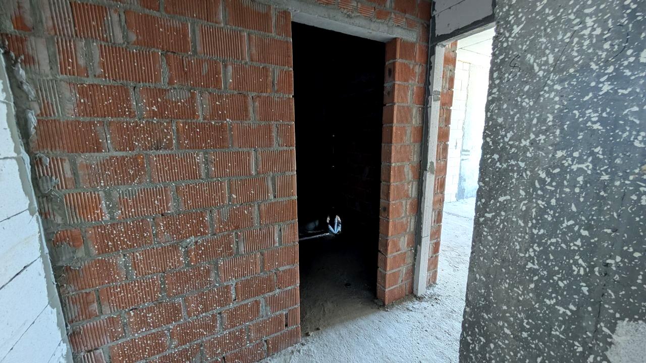 1869599365560458