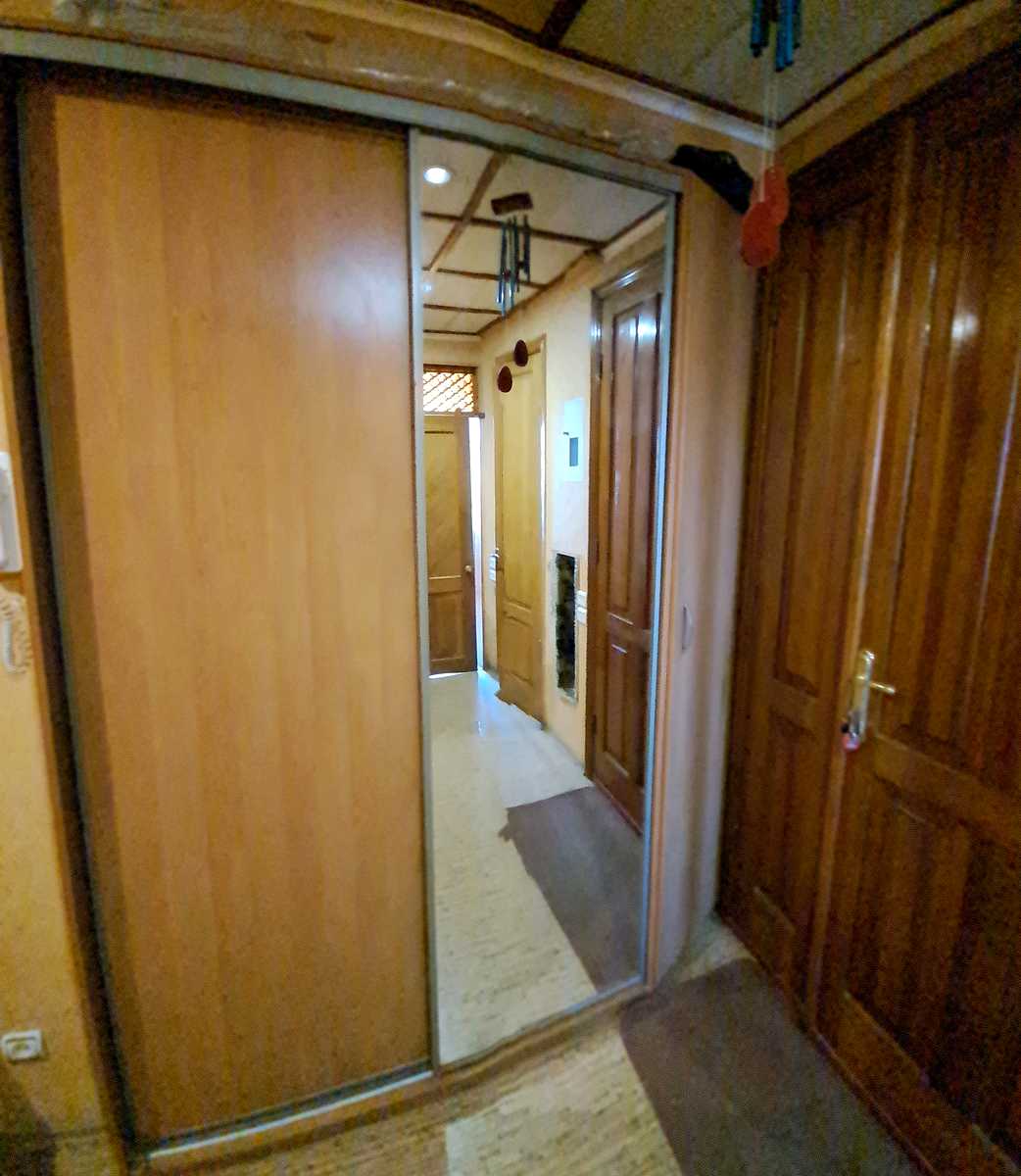 1869599677601916