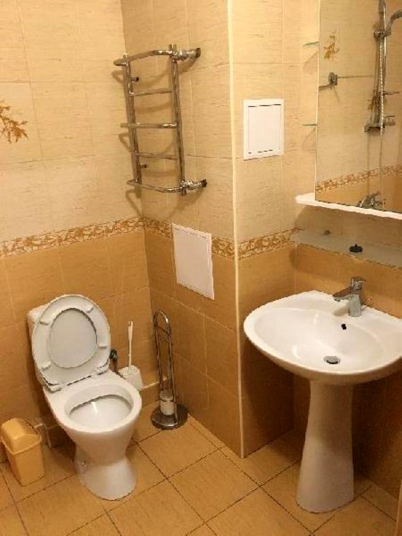 1869599698533359
