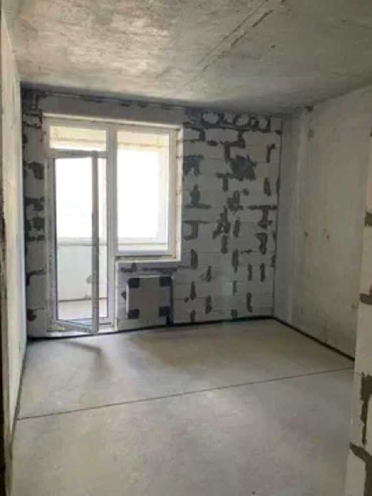 1869599725404386