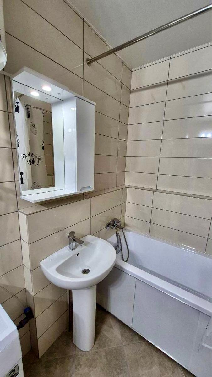 1869600056892766