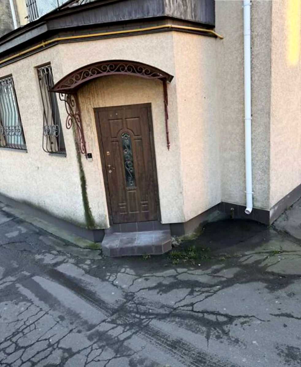 1869602361192147