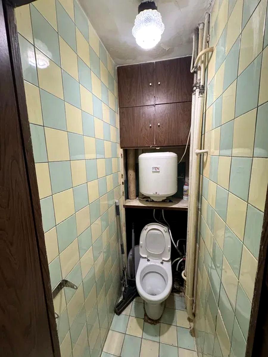 1869603796542104