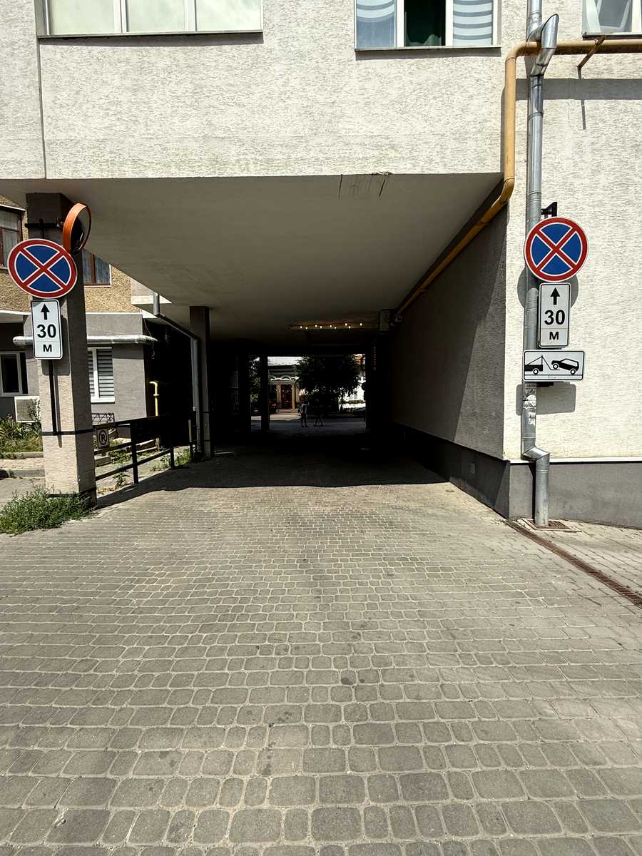 1869604165793084