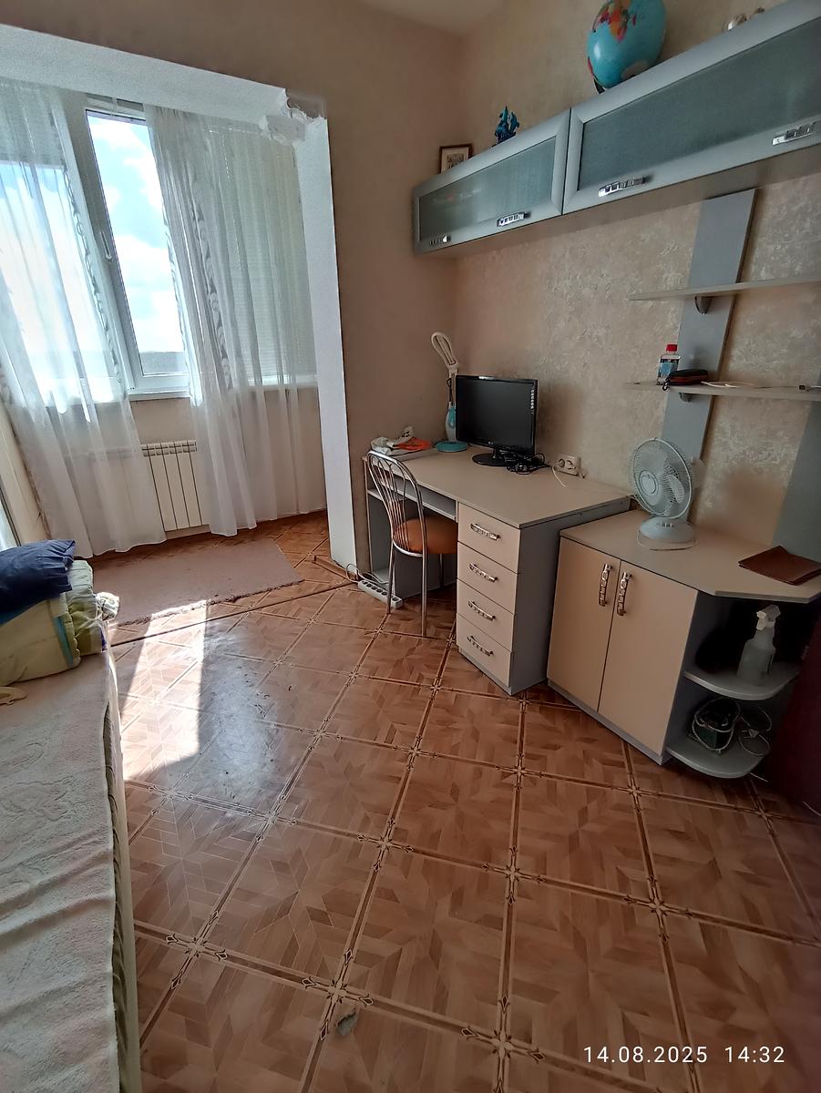 1869605443560678